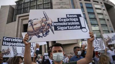 Küresel endekslerin ardında: Türkiye'de basın özgürlüğü ihlalleri